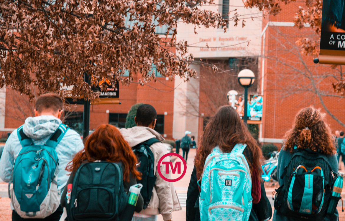 The Benefits Of Promotional Giveaways At Freshers' Fairs